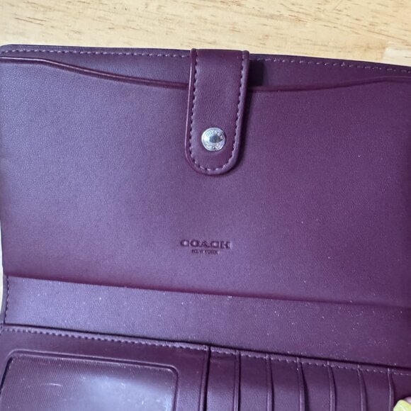 COACH Country Floral Phone Wallet - Picture 3 of 4